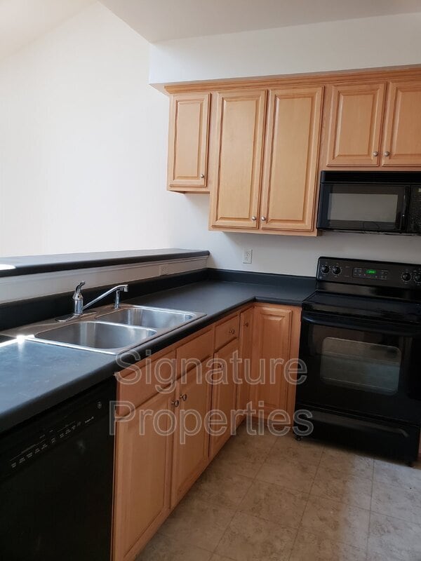 Building Photo - 9704 Bartley Pond Dr Rental