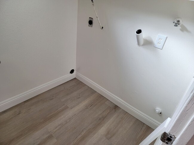 Photo - 3bed/1.5ba End Unit with Private Backyard & Patio