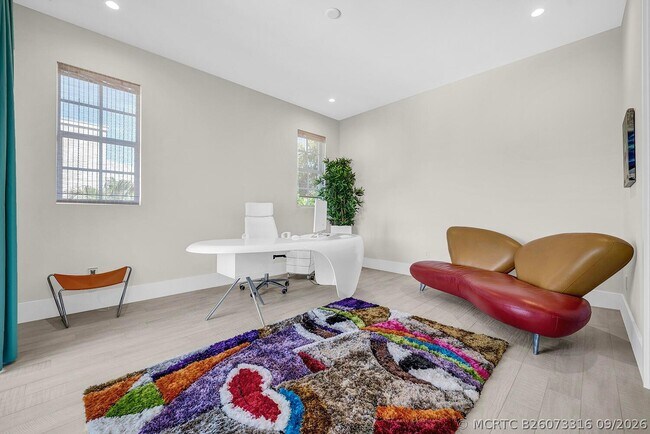 216 NW 11th St