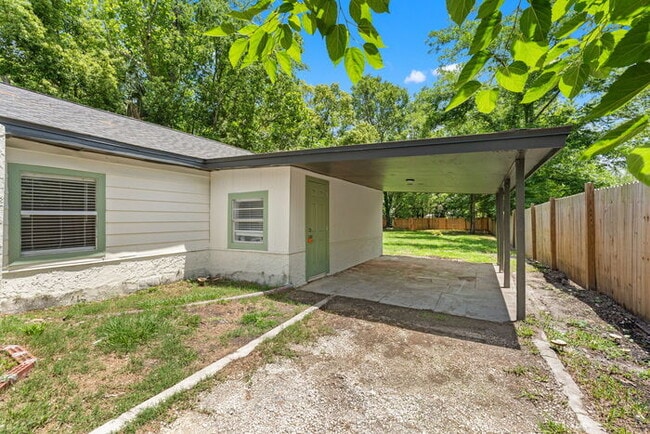 Building Photo - Renovated 3 Bedroom Home Near Riverside And Avondale