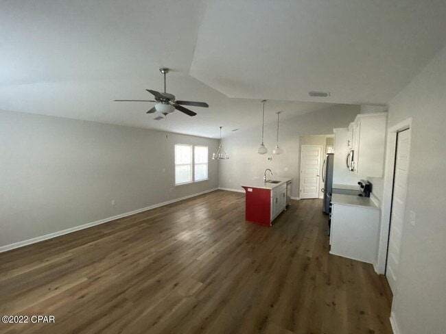 Photo - 401 Raven Ln