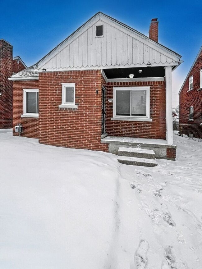 Charming 3-Bedroom Home in a Desirable Det... - Charming 3-Bedroom Home in a Desirable Det...