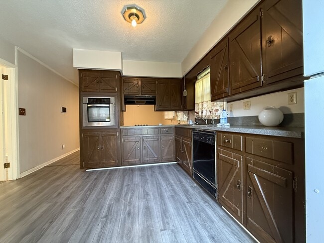 Photo - 246 Bowling Green Dr