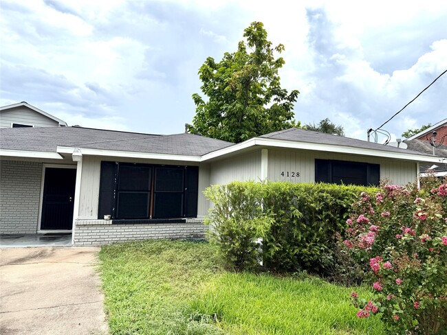 Building Photo - 4128 Bissonnet St