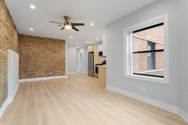 Photo - 1558 W Juneway Terrace Unit 2M