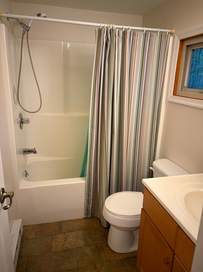 640 McGlaughlin Rd Unit A
