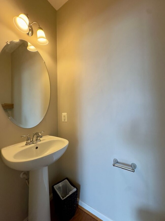 170 Mohegan Dr
