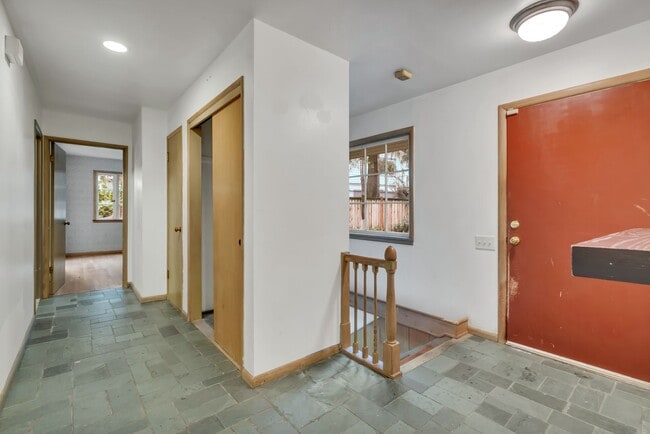 Photo - 4 Bed 2.5 Bath available in Kirkland