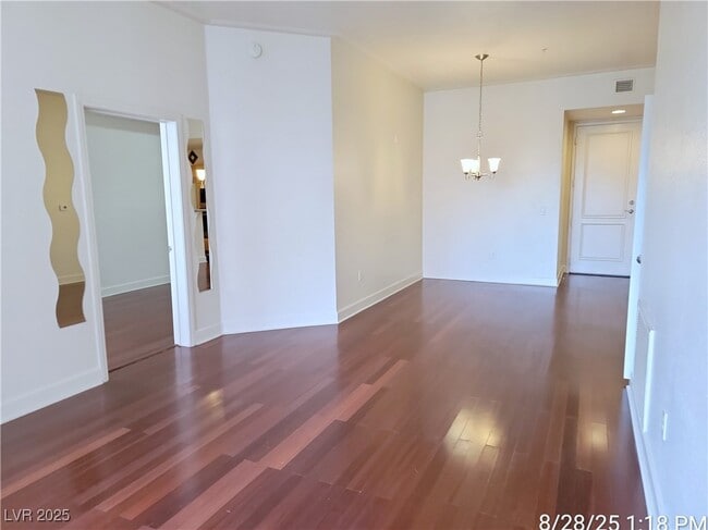 Building Photo - 63 E Agate Ave Unit 302 Rental