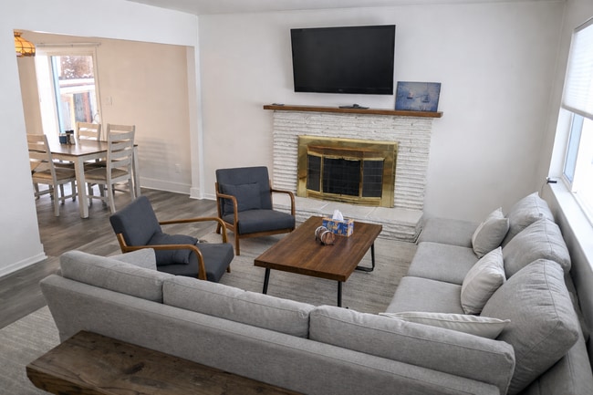 Photo - 2544 Elwood Ave Unit 2