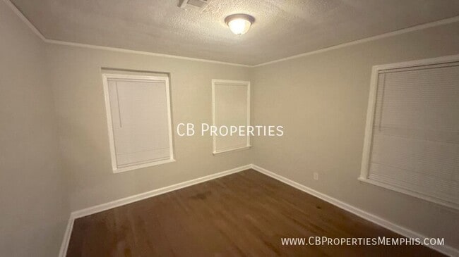 Photo - 2370 Larose Ave