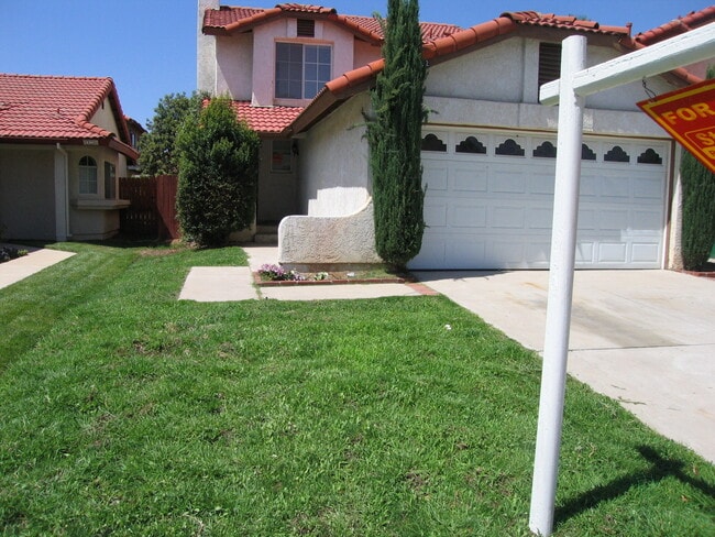 Building Photo - Nice 2 Story Home