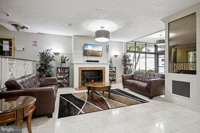 Photo - 1021 Arlington Blvd Unit 238