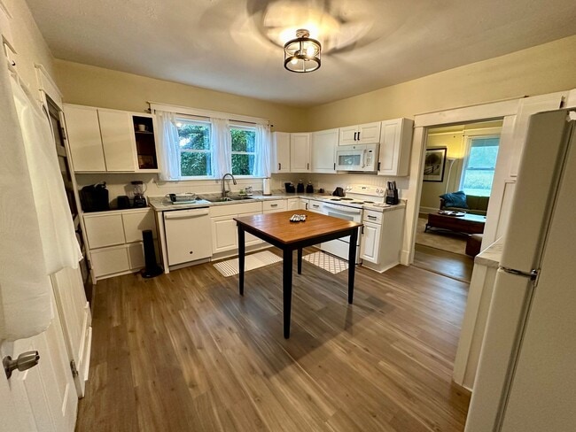 Photo - Southern Charm