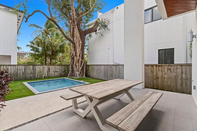 Photo - 3276 Day Ave