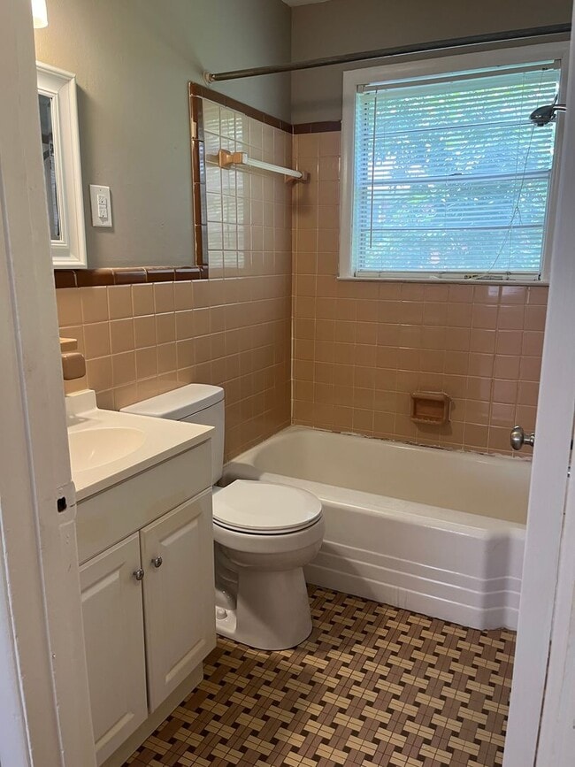 Photo - 3115 Ware St Unit 3117