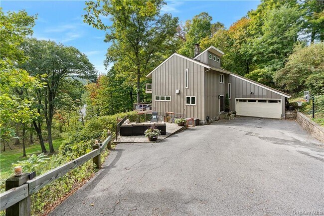 Building Photo - 13 Kings Point Ln