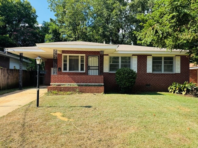 Building Photo - Dreamy 3-Bedroom Rental