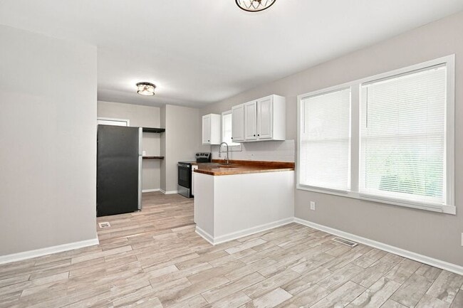Photo - 846-848 Reinhard Ave