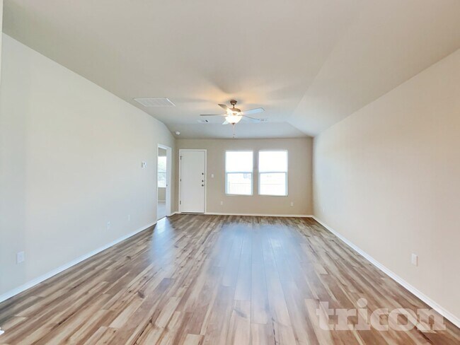 Photo - 5300 Saddle Clb Dr