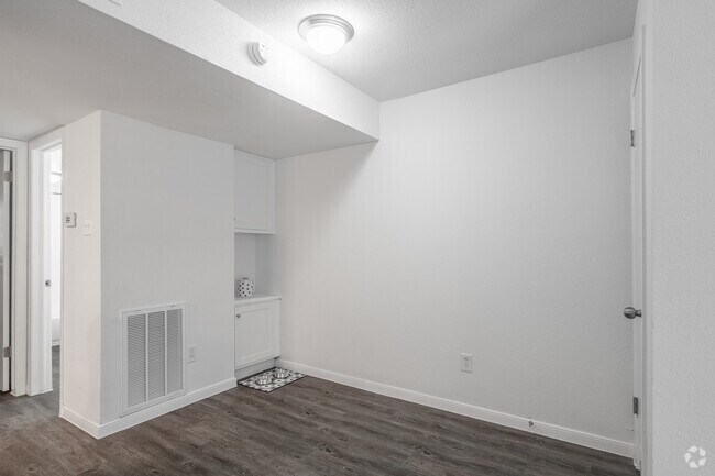 1BR, 1BA - 547SF - The Nathaniel Apartments