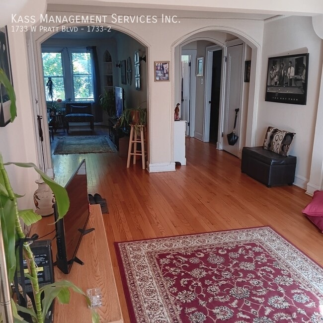 Photo - 1733 W Pratt Blvd Unit 1733-2