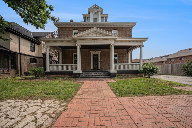 Front yard - 3611 Jackson St