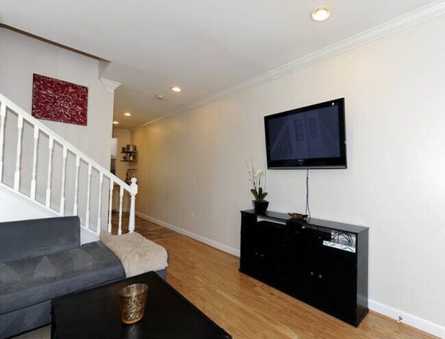 Photo - 1012 7th St SE