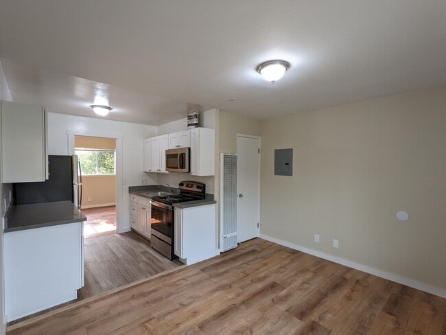 Photo - 2121 Blake St