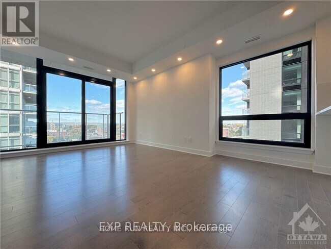 Photo - 180 George St Unité 907