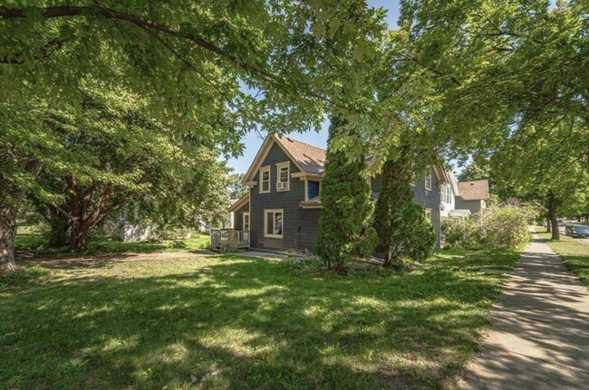 Photo - Beautiful 3-Bed 1-Bath Available Now in Ha...