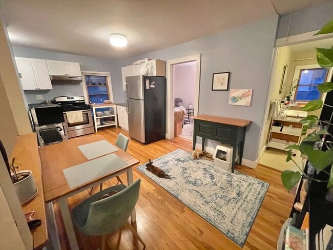 Photo - 403 Hector St