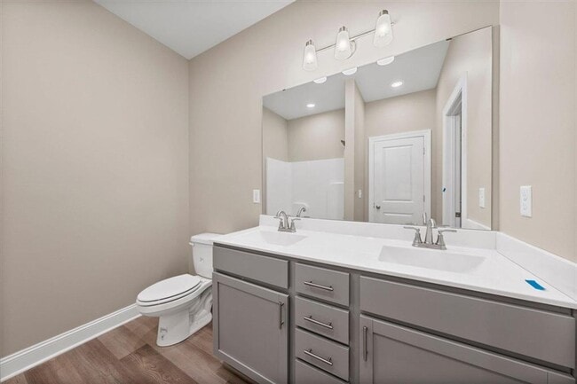 Photo - 2755 Cedrus Ave