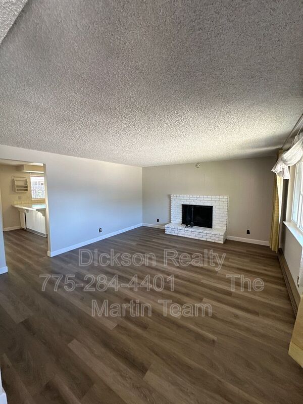 Photo - 462 Steffanie Way