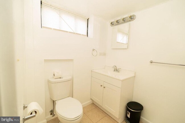 Photo - 1037 16th St S