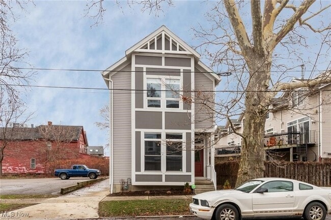 Building Photo - 1455 W 32nd St Rental