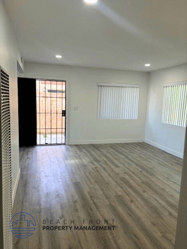 1032 Bonita St.