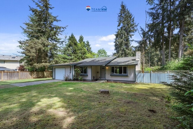 Building Photo - MOVE IN READY NOW!! 4 bed 1 bath on shy half acre! North Thurston School District