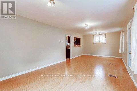 Photo - 109 Poyntz Ave