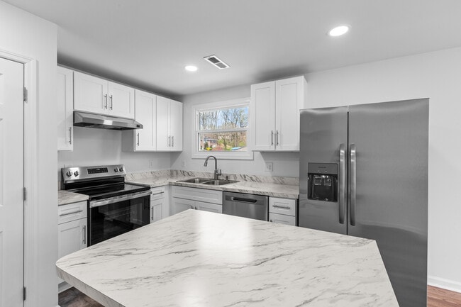 Photo - 4915 Darlington Dr