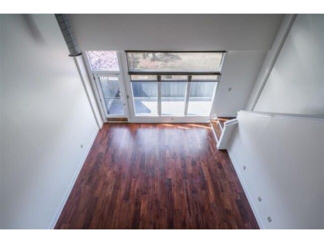 Building Photo - 248 W Washington St Unit 3