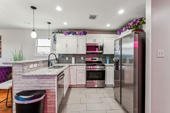 Photo - 2331 Feliciana St