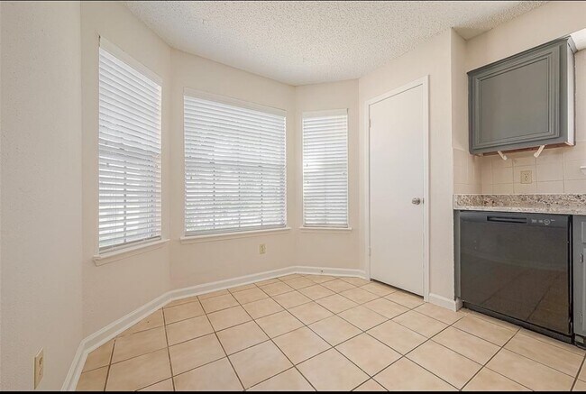 12423 Tambourine Dr