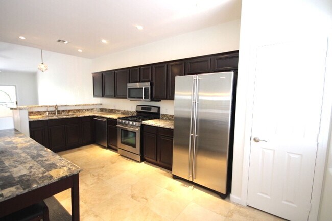 Photo - Close to shopping and easy access to Freeway!!!