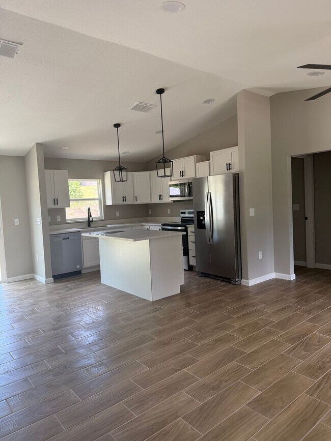 Photo - 277 Oak Ln Cir