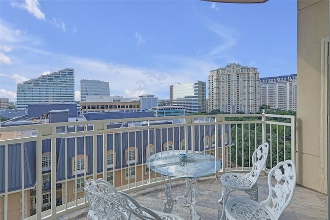 Building Photo - 3225 Turtle Creek Blvd Unit 1042 Rental