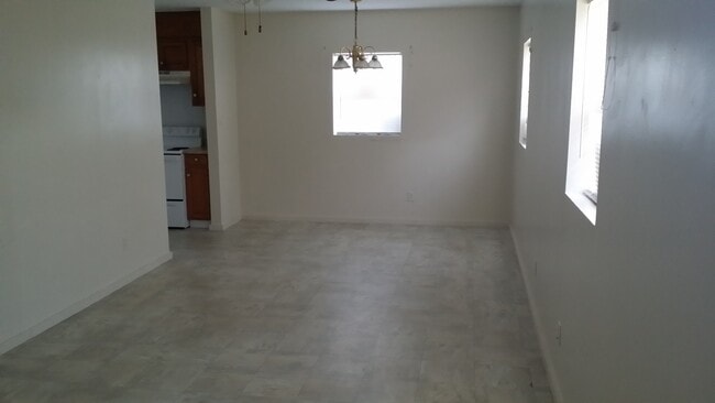 Photo - 346 Railroad Ave