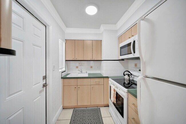 Photo - 2724 NE 14th St Unit 3