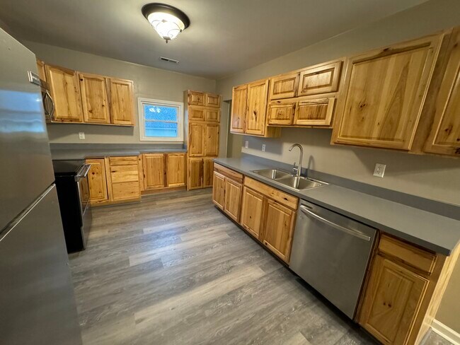 Photo - 640 Dennis St Apartamentos Unidad B