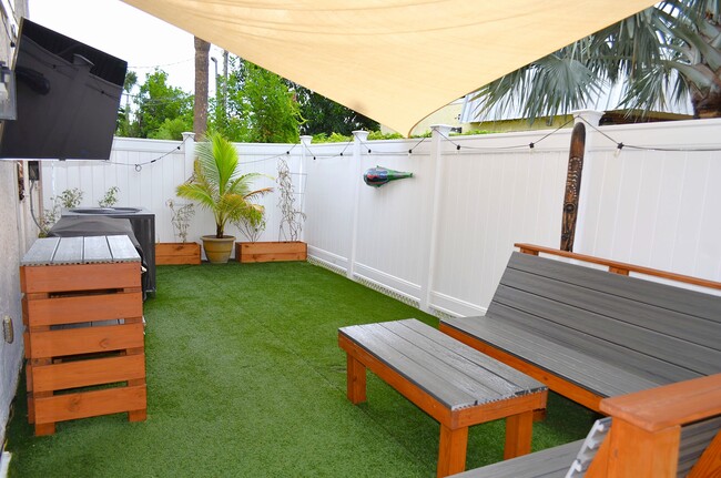 Photo - 595 Park Ave